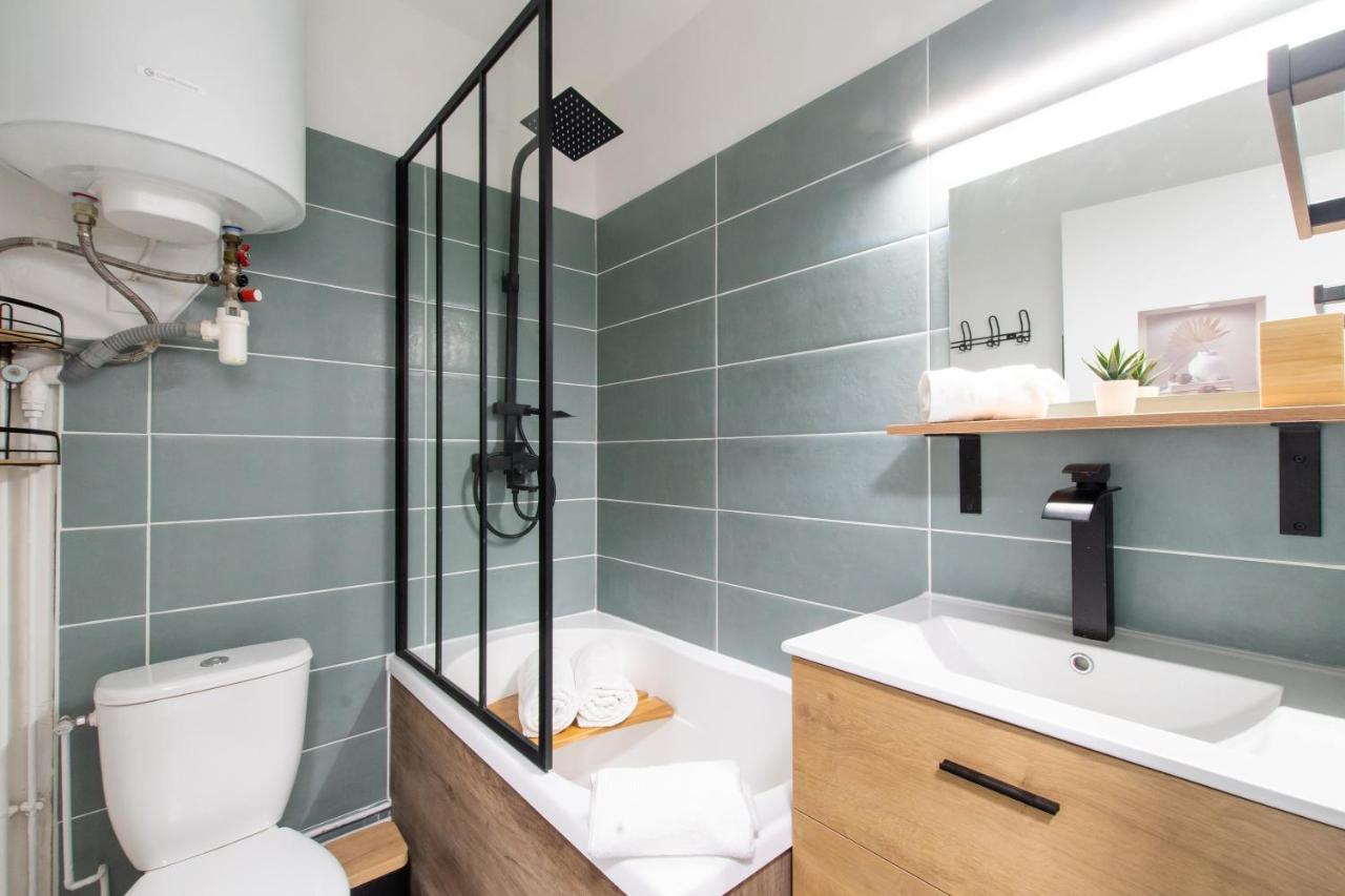 Les Flamants Roses - Studio Avec Balcon Apartman Nîmes Kültér fotó