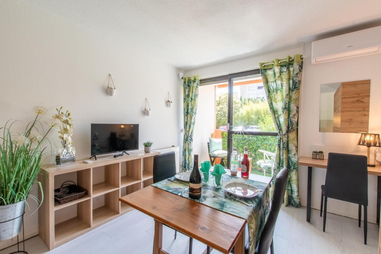 Les Flamants Roses - Studio Avec Balcon Apartman Nîmes Kültér fotó