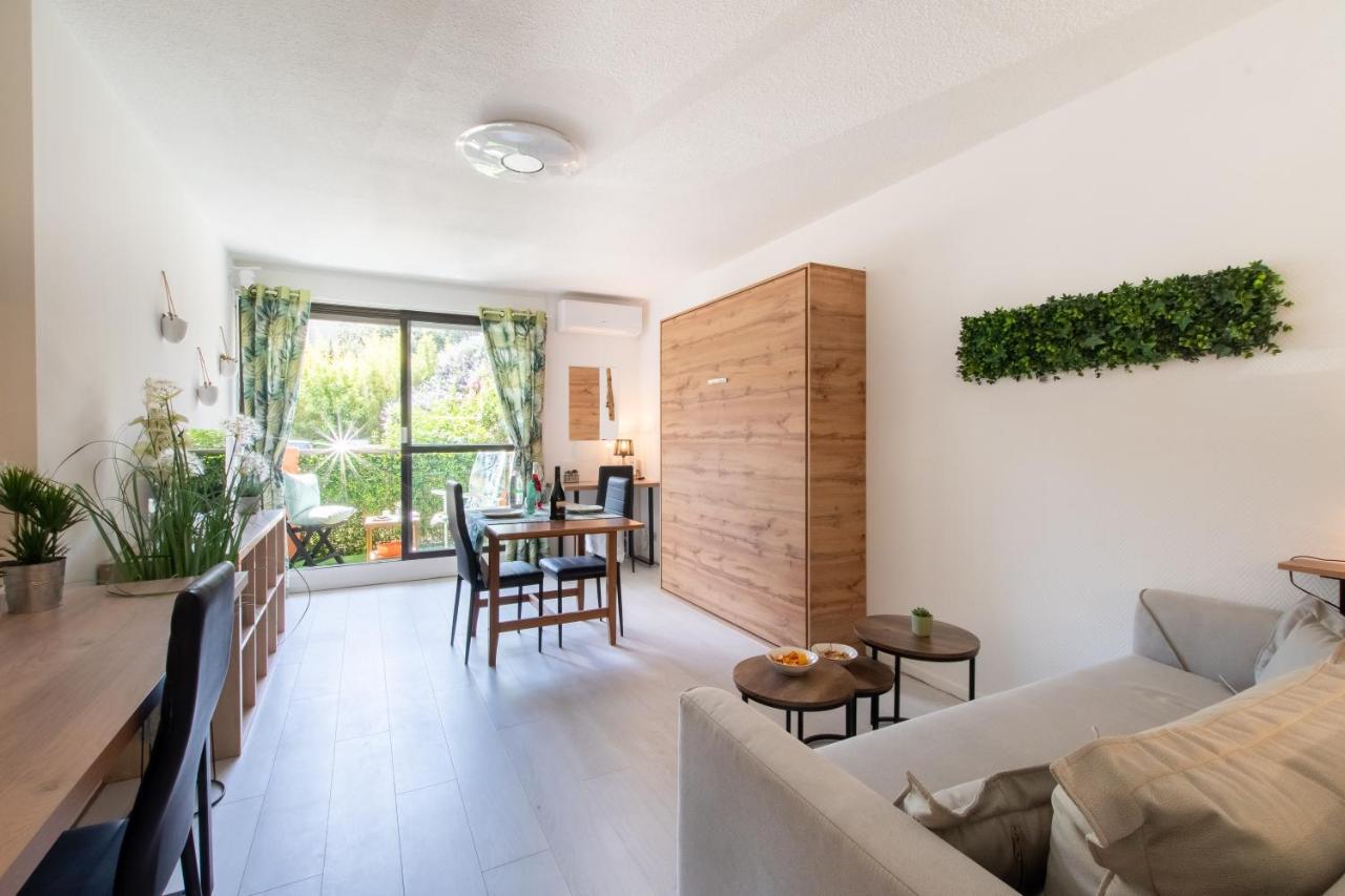 Les Flamants Roses - Studio Avec Balcon Apartman Nîmes Kültér fotó