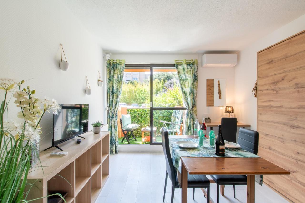 Les Flamants Roses - Studio Avec Balcon Apartman Nîmes Kültér fotó